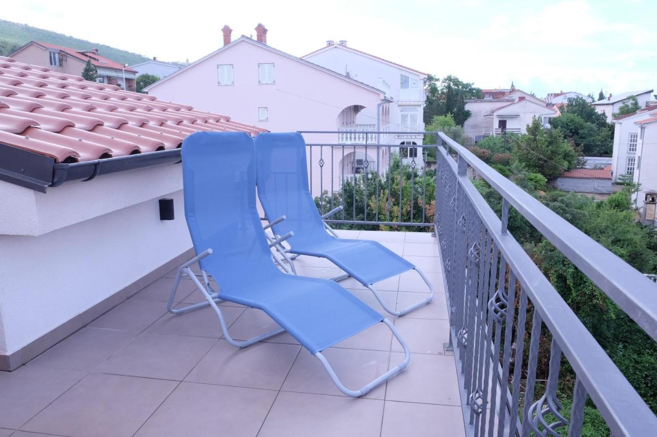 Apartmani Mojca Selce Eksteriør billede