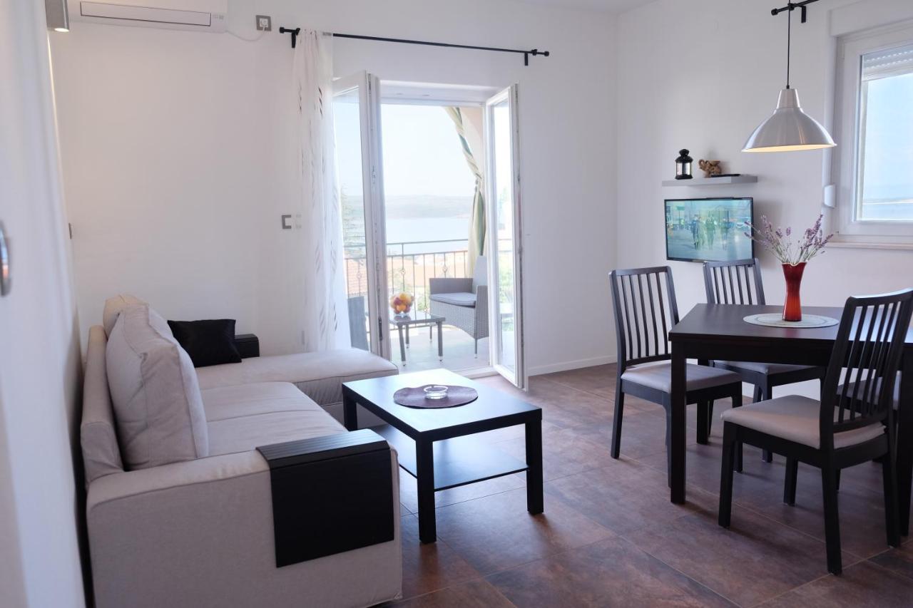 Apartmani Mojca Selce Eksteriør billede